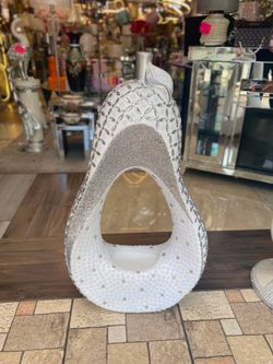 ✨ Decorative pear sculpture -37 tall 😍🍐