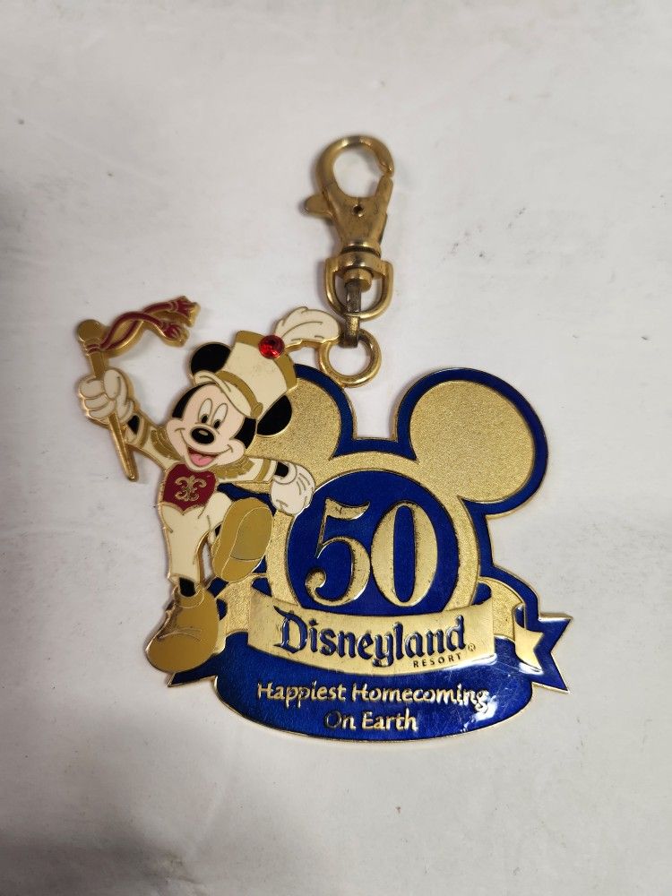 Rare Lanyard Hanging Disney 50th Happiest Homecoming 2005 Official Pin Trading