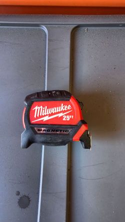 Milwaukee Tape Measure