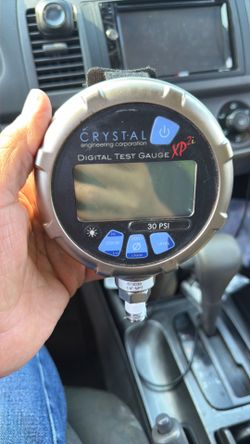 CRYSTAL engineering corporation digital Test gauge  XP2i 30psi