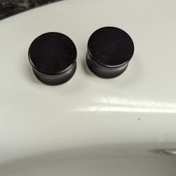 black acrylic plugs (3/4")