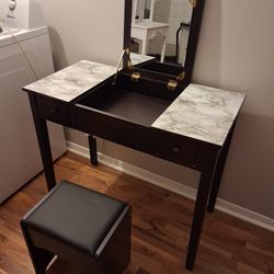 Makeup Vanity / desk