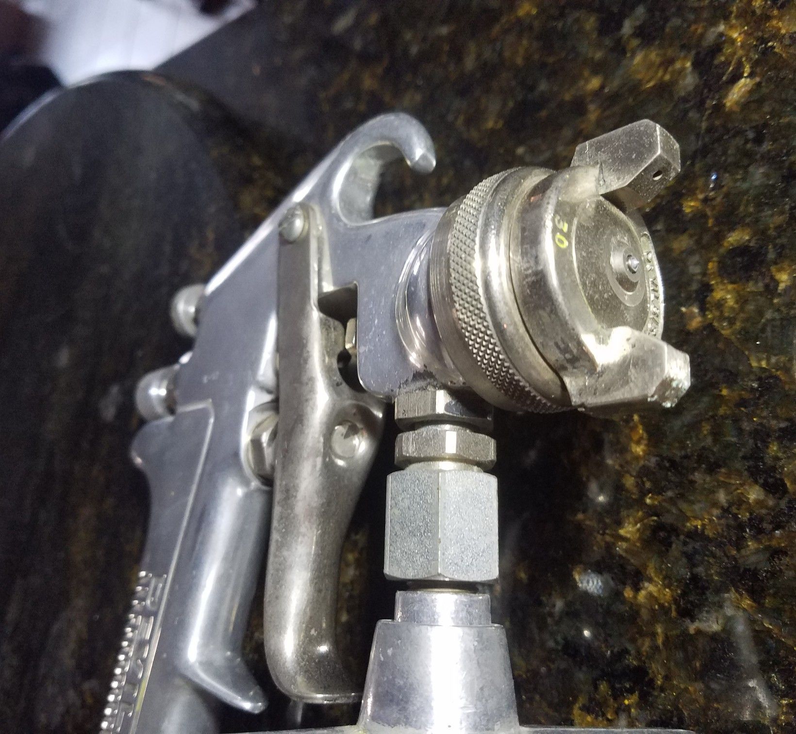 DeVilbiss JGA-502 Paint Spray Gun With #30 Tip & Sharpe 450 Cup - Auto Body Shop