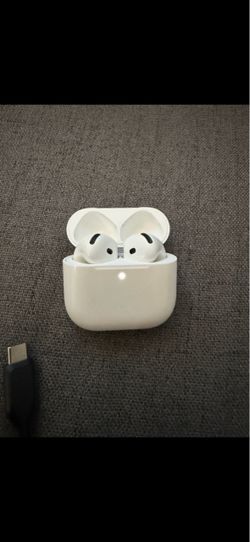 Apple AirPods 4 with Charging Case