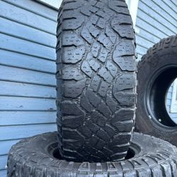 Vendo 4 Llantas Medida 31-x-10-50-15 LT Muy Buen Piso