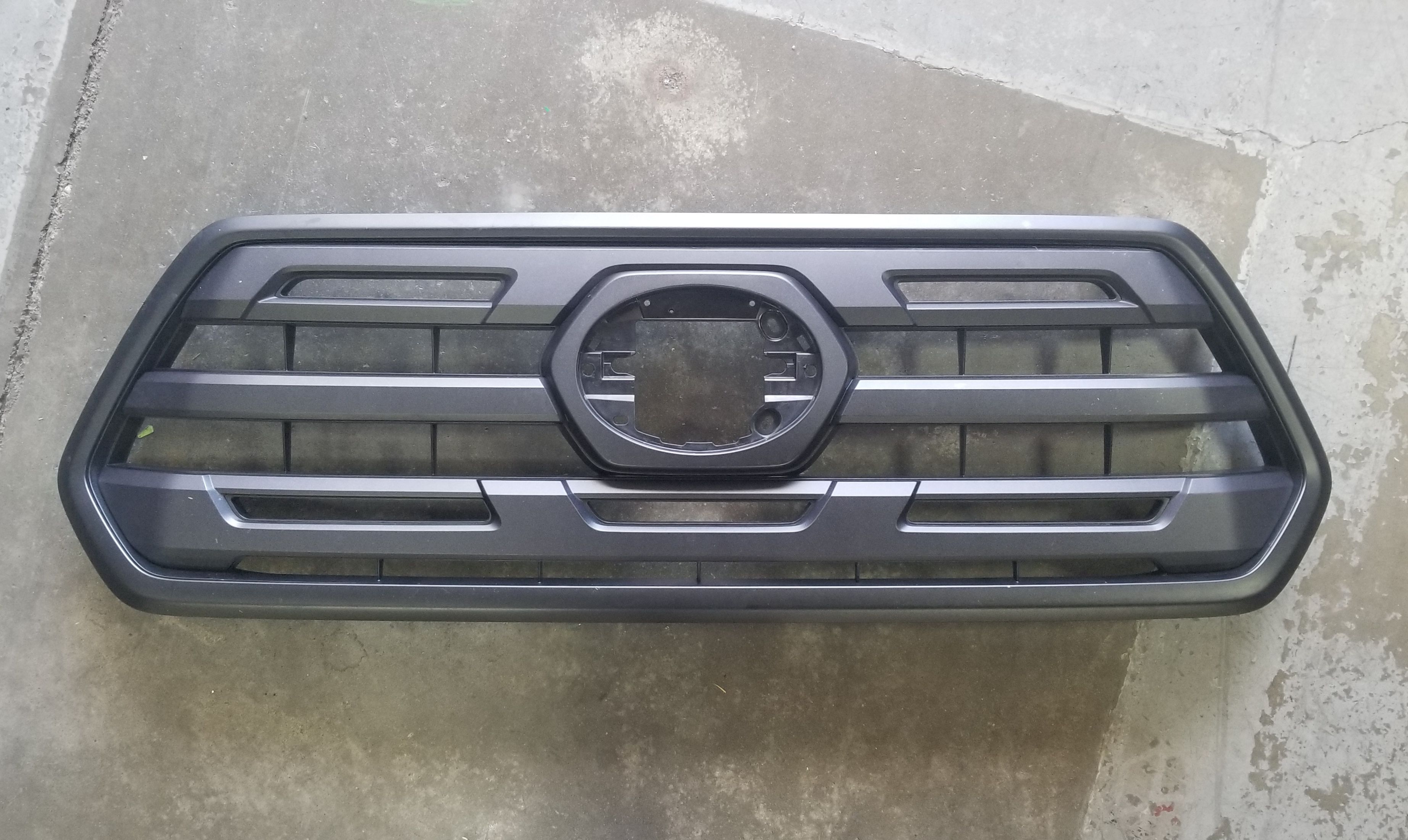 2018-2019 Toyota Tacoma SR5 Front Grill