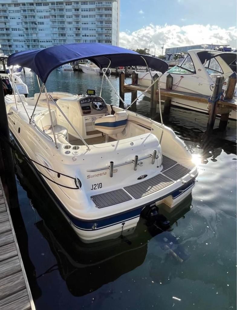 1998 Chaparral 25ft Sunesta 252