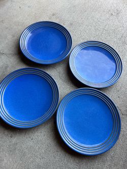 Dinner plates set 6 Dlrs