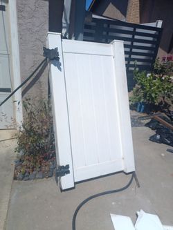 Free vinyl door and pieces