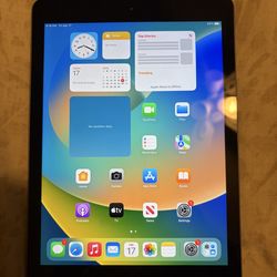 iPad 5th gen A1823 WiFi and cellular 32gb