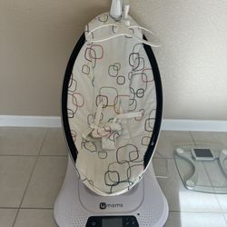 MamaRoo Baby Swing