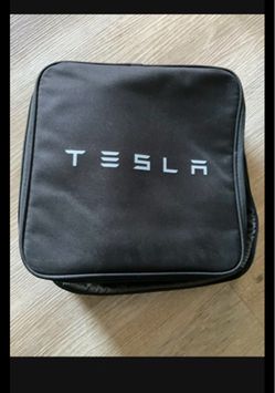 Non working Tesla Charging Cable. Not  working for some reason.