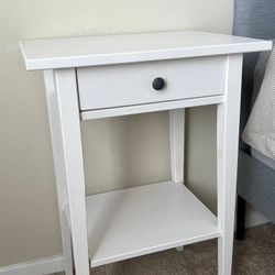 Nightstand 