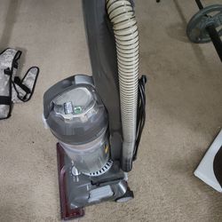 Hoover Vacuum (Carpet And Hard Floors)