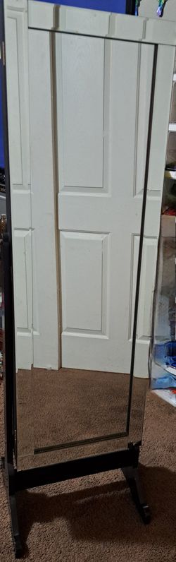 Mirror Jewelry Stand