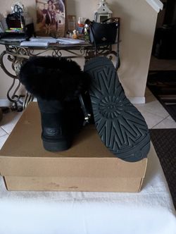 Black Women Uggs (Used )