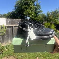 Black men's sneakers 