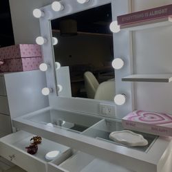 White Vanity Table with LED Mirror & Diamond Knobs – Pre-Assembled (Perfect Gift 💌)