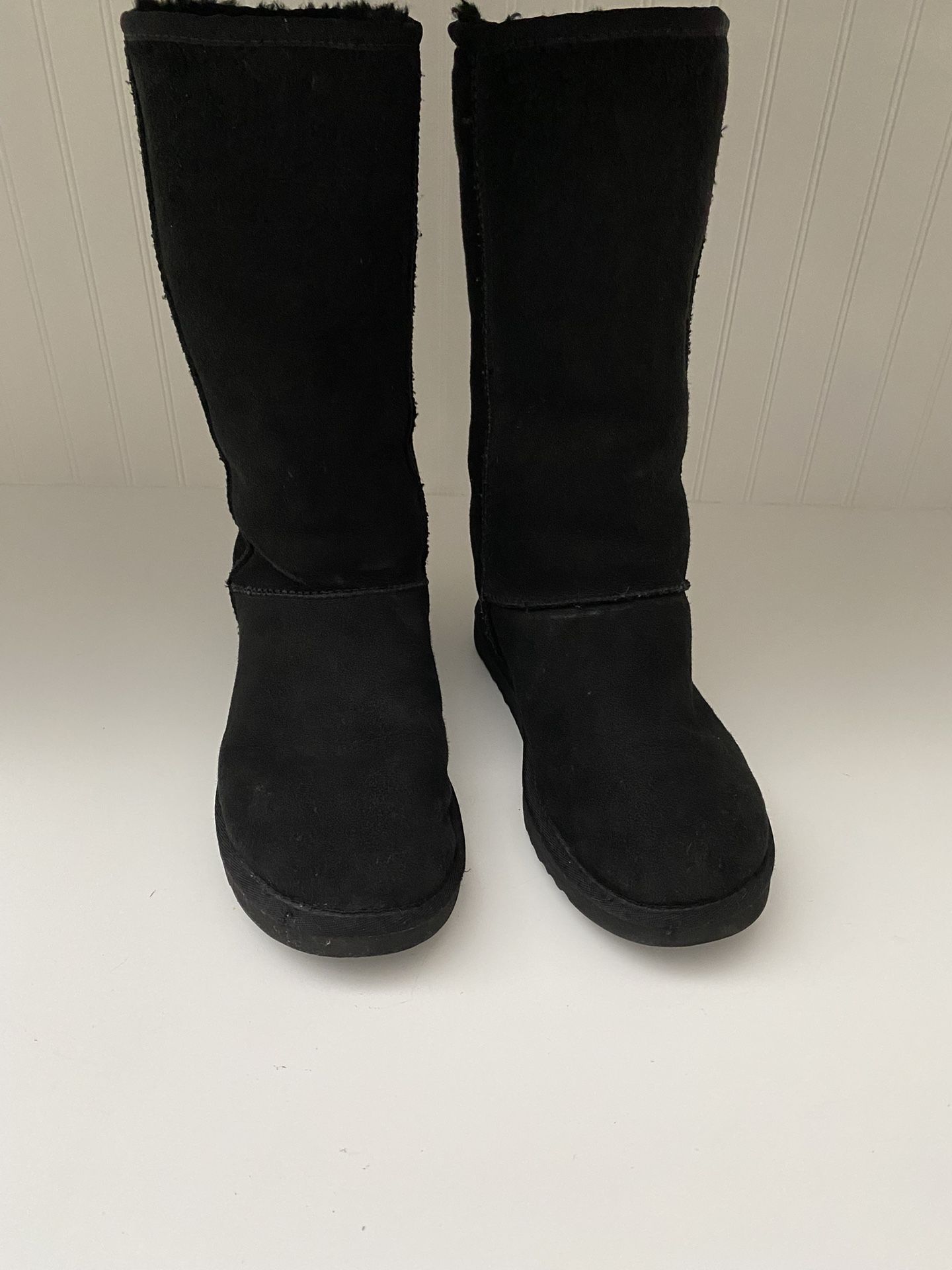 UGG Tall Women’s Boots - Size 8 $40
