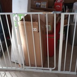 Safety Gate. 