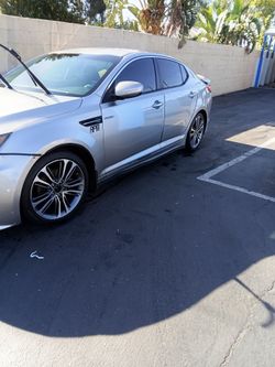Kia opt hybreedf elite 4 door sports car