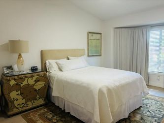 Queen bed / mattress/boxspring/bedding
