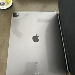 iPad Pro 12.9 (5th Generation)