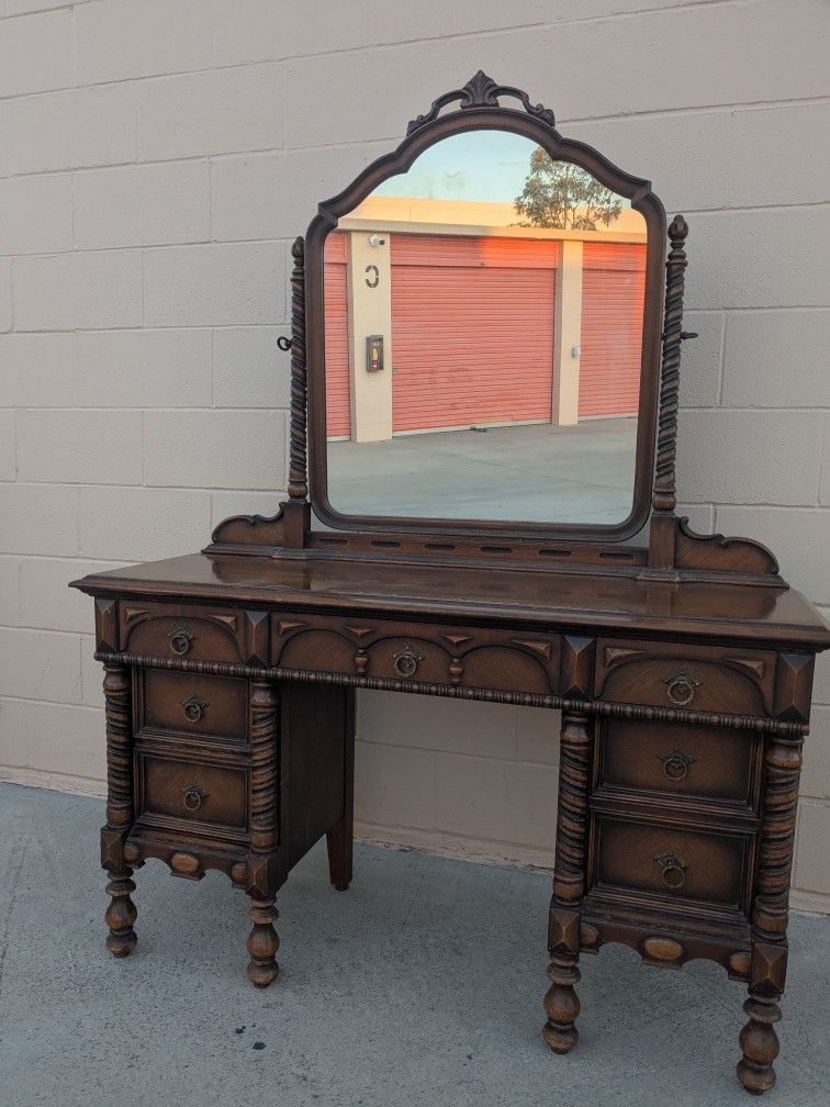 Vintage Vintage Modern Regency Wood Vanity Desk