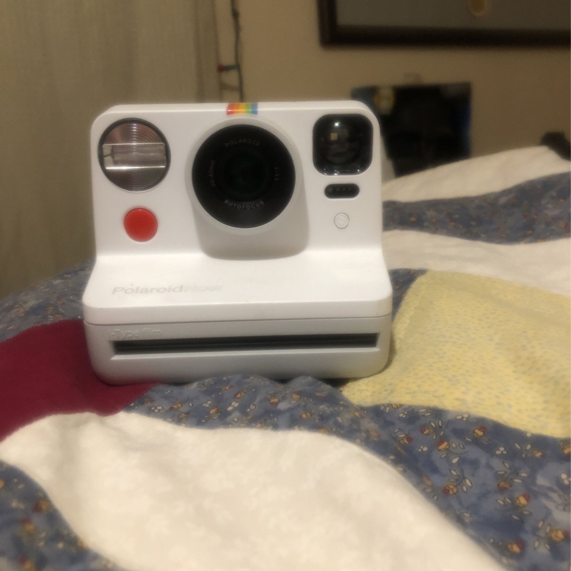 !!!New Never Used!!!Polaroid Now Instant Pic Camera 