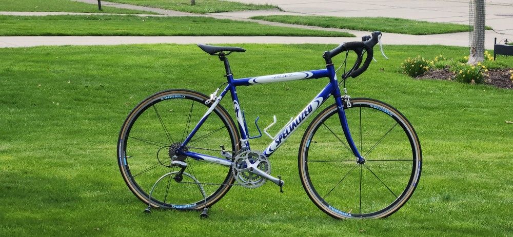 SPECIALIZED ALLEZ ROAD BIKE - ENTRY LEVEL - TIAGRA COMPONENT/SORA - SERVICED READY FOR THE ROAD