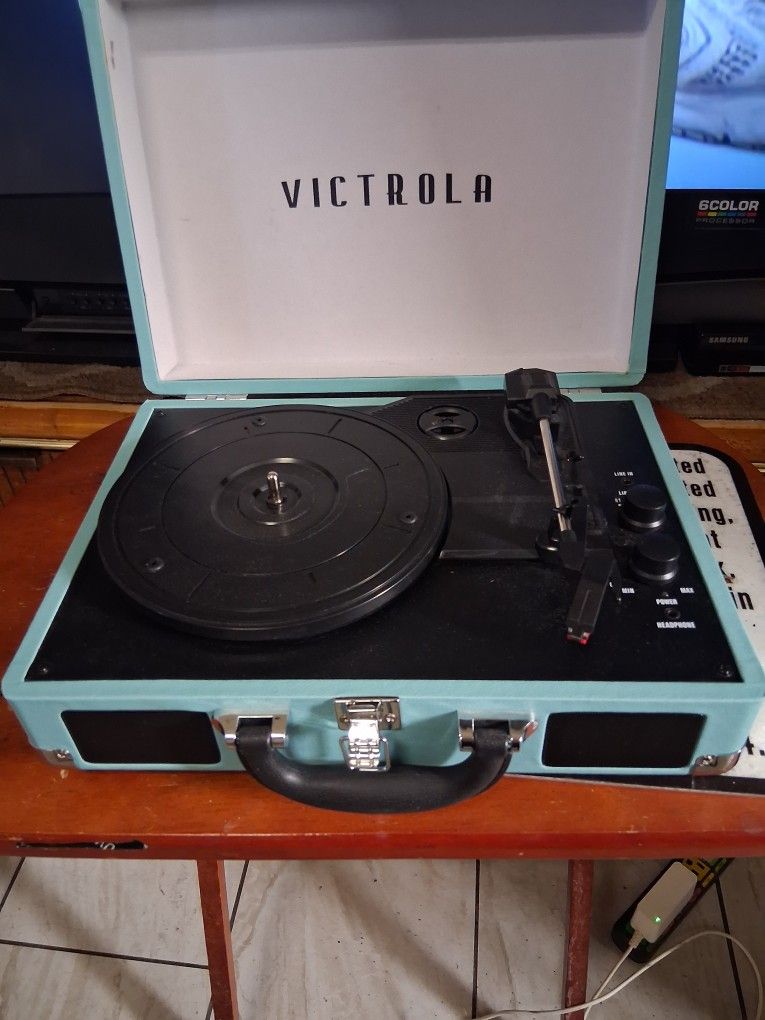Victrola Journey+ Bluetooth Suitcase Record Player