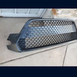 2020 - 2022 TOYOTA COROLLA LOWR GRILLE BUMPER GRILL GENUINE USED OEM. NC1