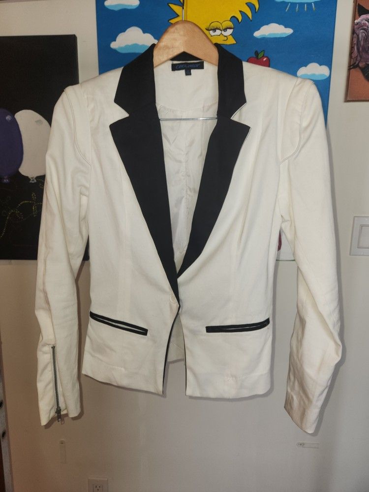 White Blazer - Cool Wear- MED