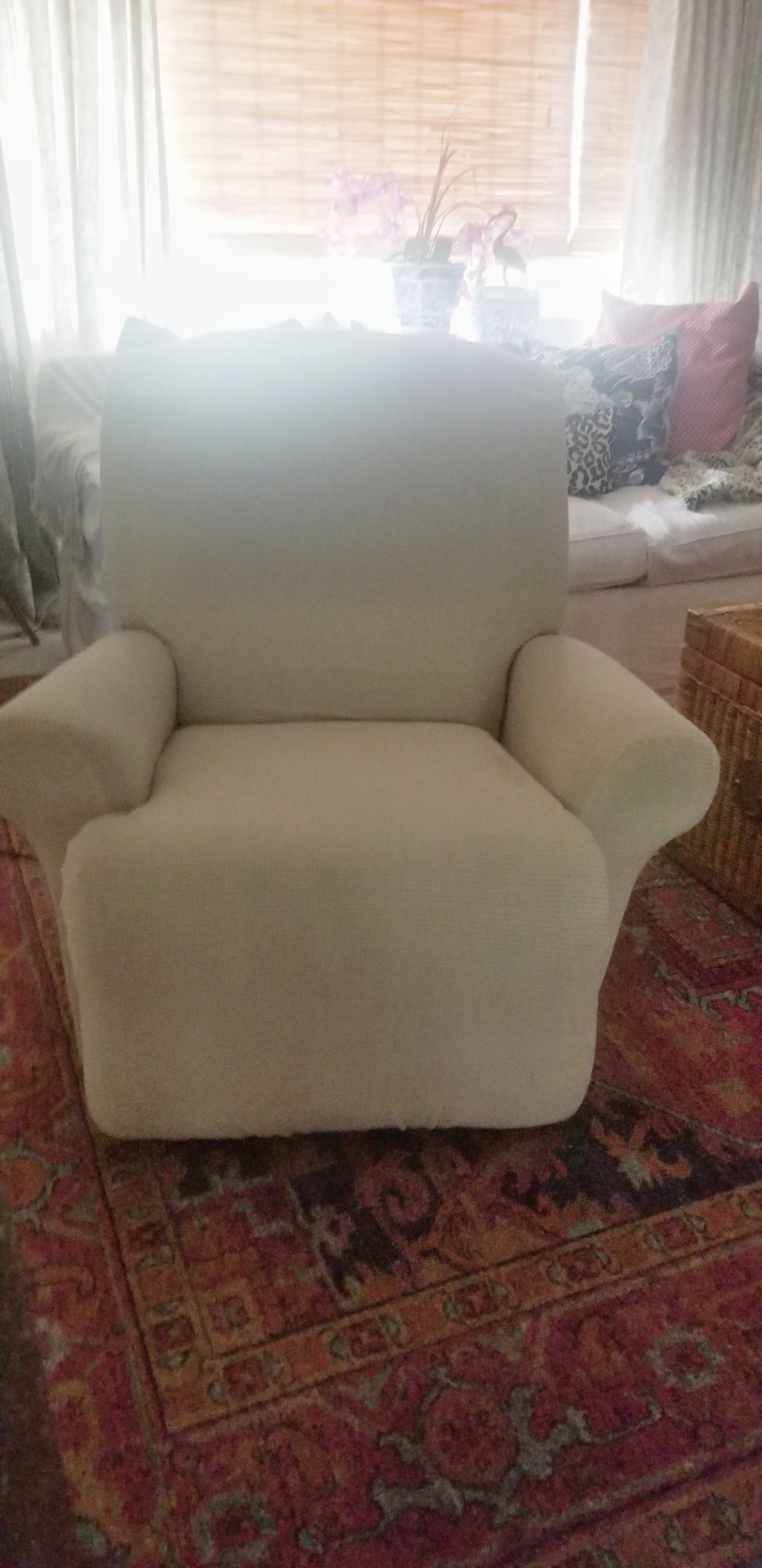 Yes it's available Overstuffed distressed leather recliner (electric