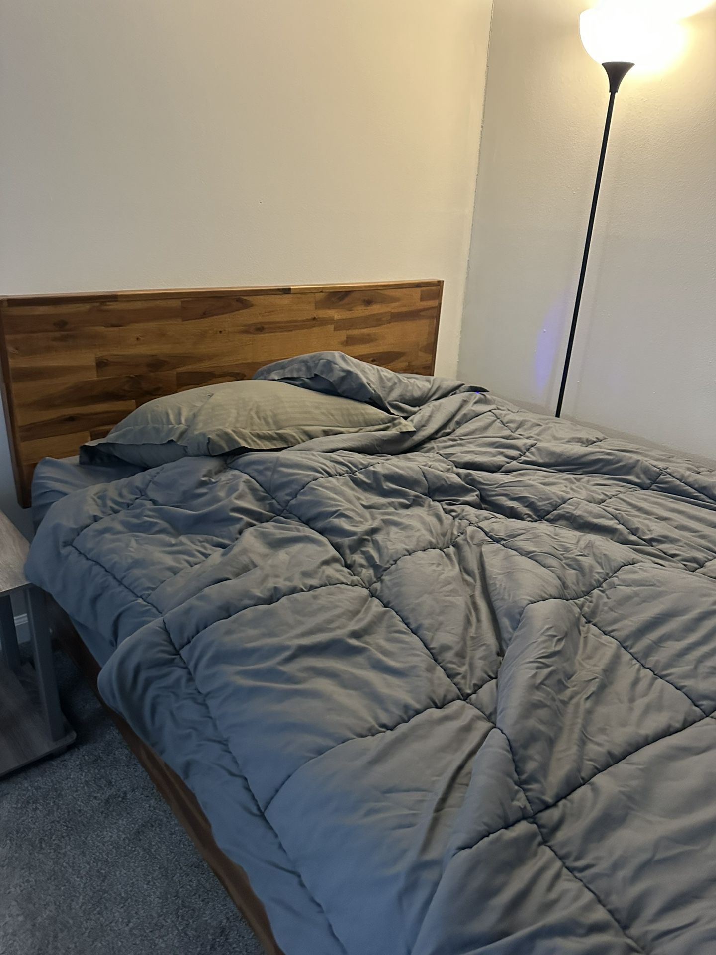 New Queen Bed With Wooden Frame 