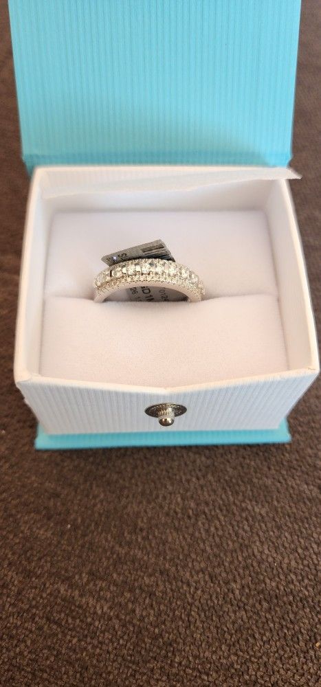 Sz9 Moissanite And Silver Ring