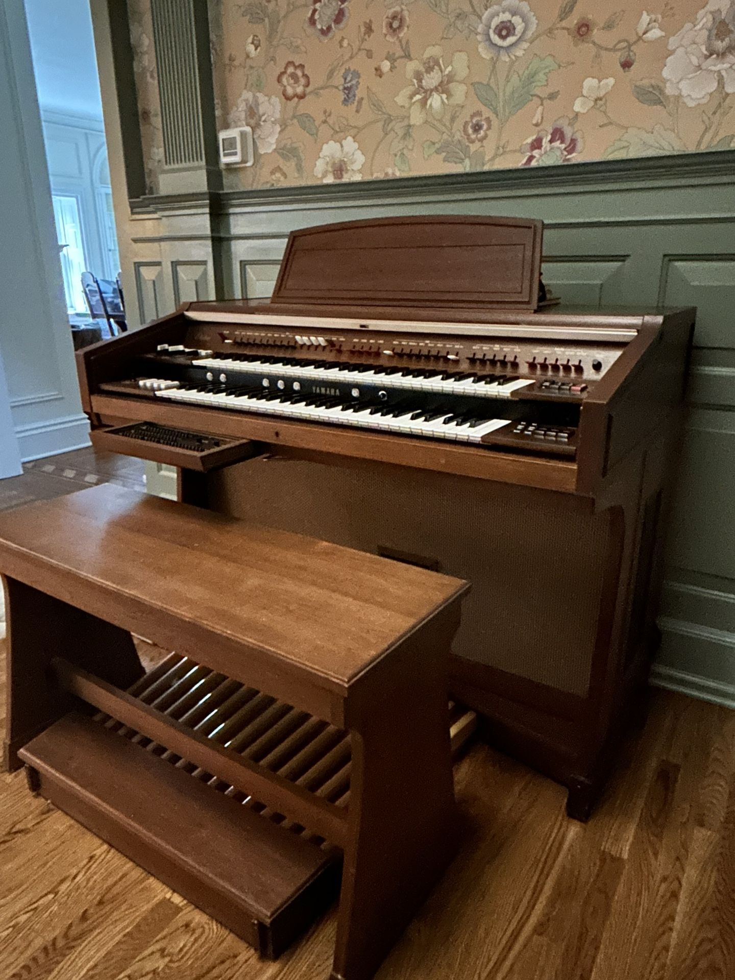 Vintage Yamaha Electone E-3 Organ
