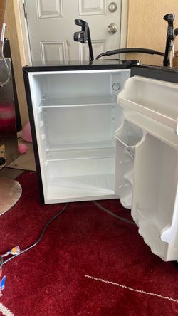 Black single mini door fridge