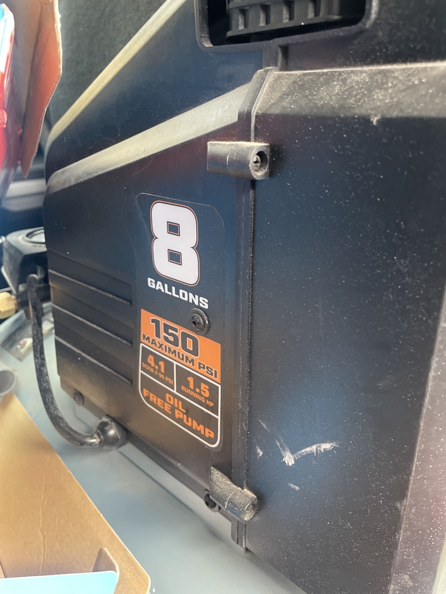 McGraw 8 Gallons Air Compressor