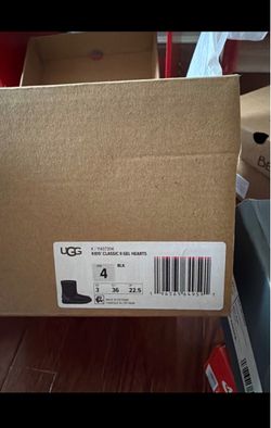 UGG Kids' Classic II Gel Hearts Boots Size 4
