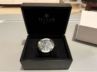 Tellus Parentheses Model 1065 Swiss Automatic Watch – Rare – Original Box – Like New