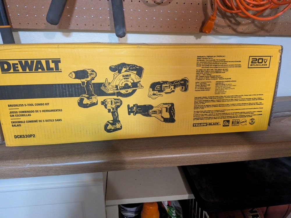 DEWALT 20V MAX 5-Tool Power Tool Combo Kit