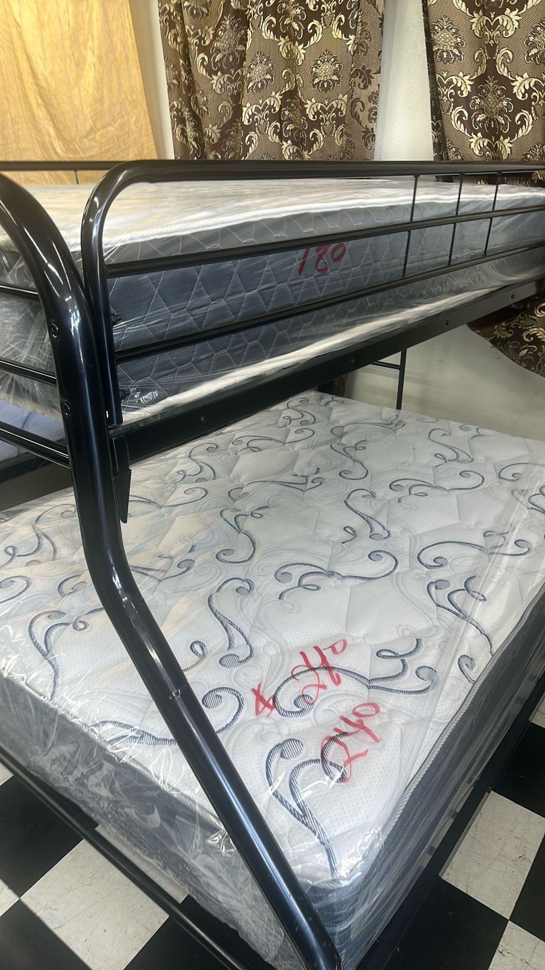 Bunk bed Full /twin mattress include