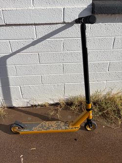 Fuzion Pro Stunt Scooter Gold Black