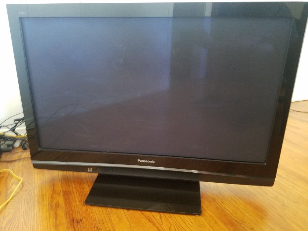 Panasonic plasma TV 42' screen and remote