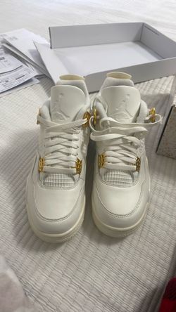 Women’s air Jordan 4 Retros ( Metalic gold)