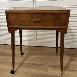 Singer Sewing Machine 