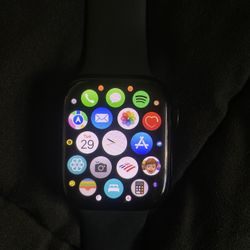 Apple watch S7 . 45mm