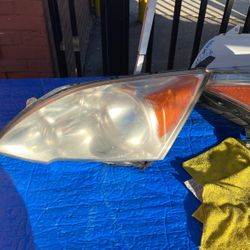 2007-2011 Honda CR- V Rh Headlight OEM
