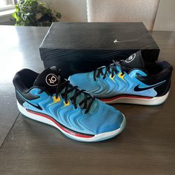 Nike N7 Shoes - Size 12